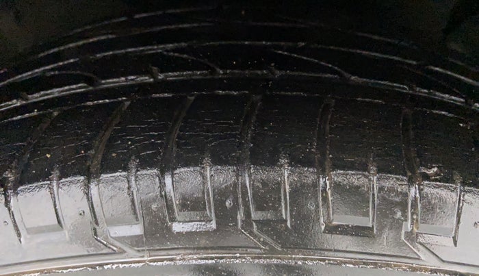 2015 Hyundai Creta 1.6 SX (O) CRDI, Diesel, Manual, 41,506 km, Right Front Tyre Tread