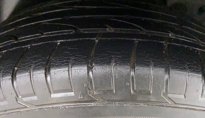 2015 Hyundai Creta 1.6 SX (O) CRDI, Diesel, Manual, 41,506 km, Left Rear Tyre Tread