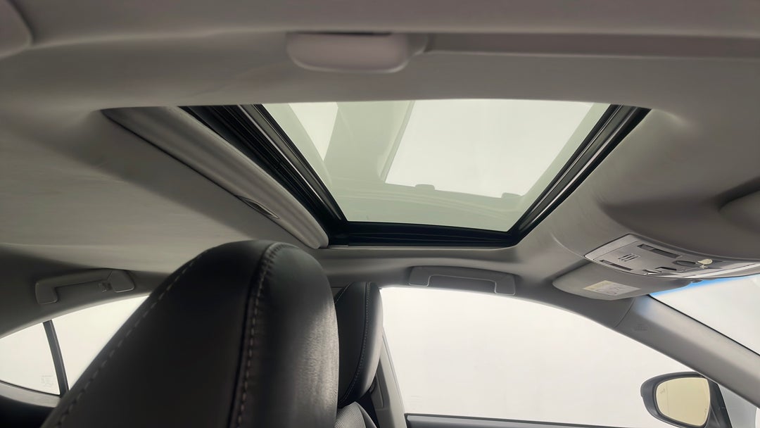 Interior Sunroof/Moonroof