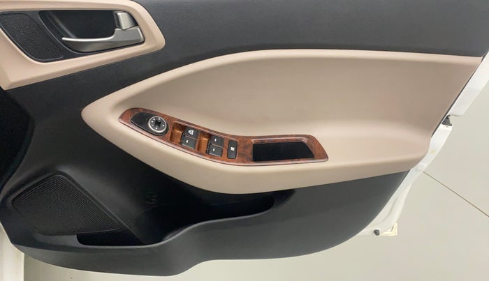 2016 Hyundai Elite i20 MAGNA 1.2, Petrol, Manual, 20,782 km, Driver Side Door Panels Control