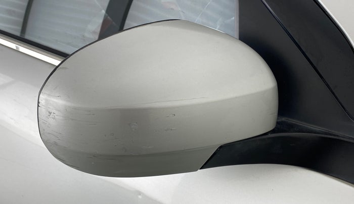2017 Maruti Swift LXI (O), Petrol, Manual, 43,904 km, Right rear-view mirror - Minor scratches