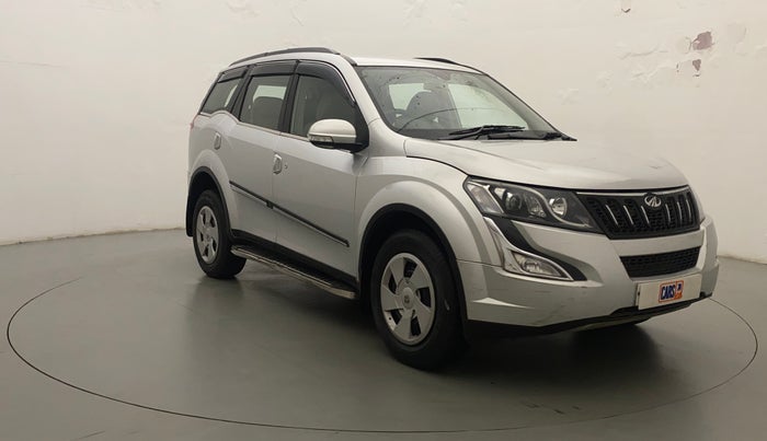 2017 Mahindra XUV500 W6 AT, Diesel, Automatic, 63,143 km, Right Front Diagonal