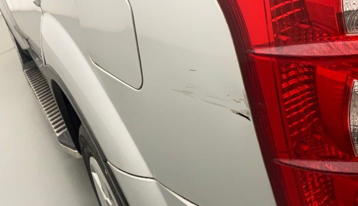 2017 Mahindra XUV500 W6 AT, Diesel, Automatic, 63,143 km, Left quarter panel - Minor scratches