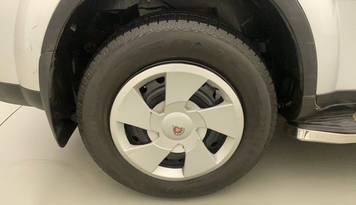2017 Mahindra XUV500 W6 AT, Diesel, Automatic, 63,143 km, Right Rear Wheel