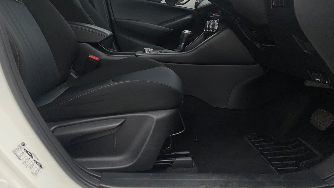 2022 Mazda CX-3 Maxx Sport (fwd), Automatic, 42475 km, Drivers Side Adjustment Panel