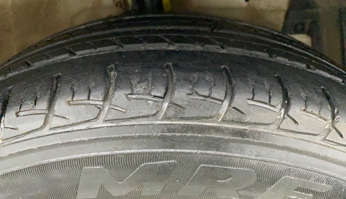 2014 Maruti Ertiga VXI, Petrol, Manual, 19,638 km, Right Front Tyre Tread