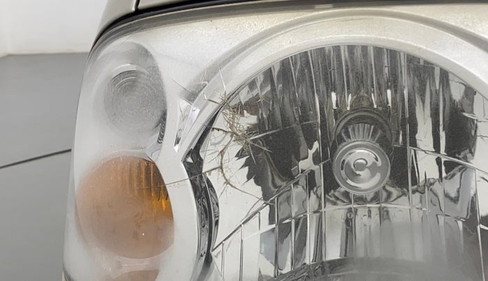 2011 Hyundai Santro Xing GL PLUS, Petrol, Manual, 1,00,954 km, Right headlight - Headlight parking bulb fused
