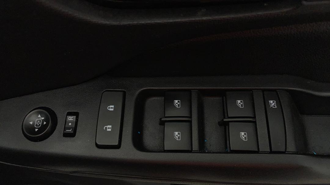 2017 Holden Colorado Ls (4x4), Automatic, 163333 km, Drivers Side Door Panel Controls
