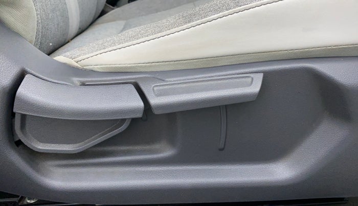 2019 Hyundai GRAND I10 NIOS SPORTZ 1.2 AT, Petrol, Automatic, 45,681 km, Driver Side Adjustment Panel