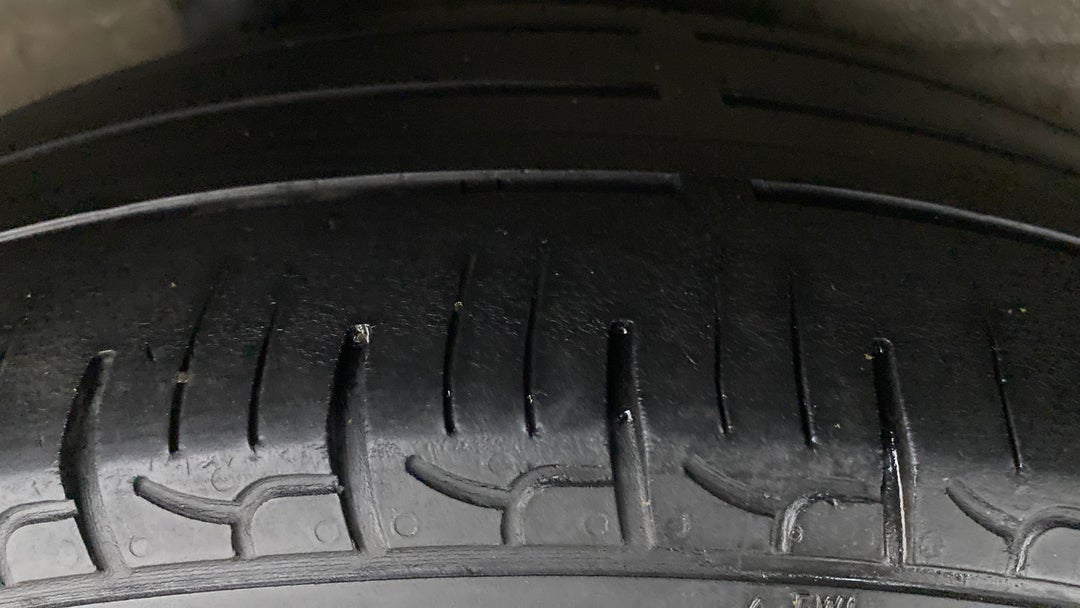 Right Rear Tyre Tread