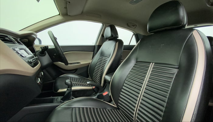 2018 Hyundai Elite i20 Magna Executive 1.2, Petrol, Manual, 27,259 km, Right Side Front Door Cabin