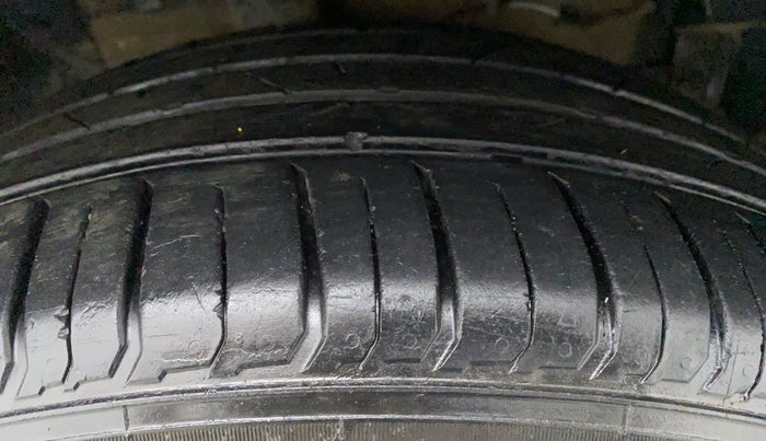 2017 Maruti S Cross ZETA SHVS, Diesel, Manual, 60,856 km, Right Front Tyre Tread