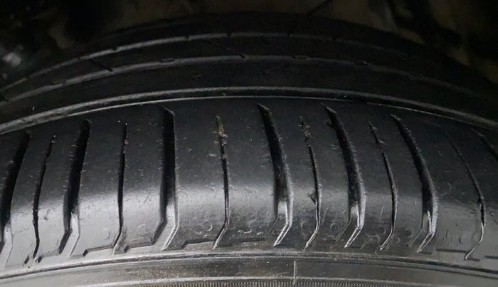 2017 Maruti S Cross ZETA SHVS, Diesel, Manual, 60,856 km, Left Rear Tyre Tread