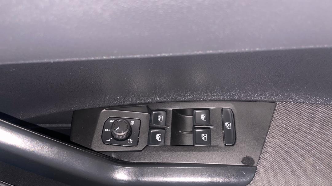 2024 Volkswagen Polo Life, Automatic, 25605 km, Drivers Side Door Panel Controls