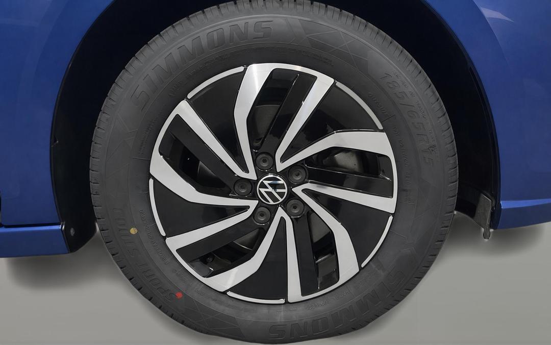 2024 Volkswagen Polo Life, Automatic, 25605 km, Right Front Wheel