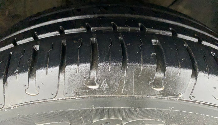 2019 Hyundai Elite i20 MAGNA PLUS 1.2, Petrol, Manual, 8,118 km, Right Front Tyre Tread
