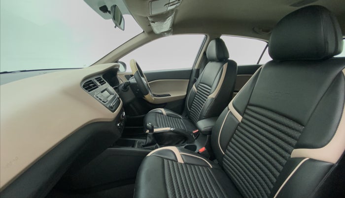 2019 Hyundai Elite i20 MAGNA PLUS 1.2, Petrol, Manual, 8,118 km, Right Side Front Door Cabin