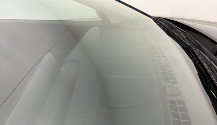 2021 Hyundai NEW I20 ASTA (O) 1.5 CRDI MT, Diesel, Manual, 36,502 km, Front windshield - Minor spot on windshield