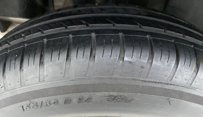 2018 Maruti Swift VXI D, Petrol, Manual, 35,220 km, Right Rear Tyre Tread