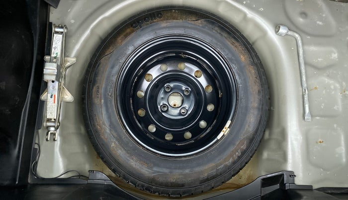2018 Maruti Swift VXI D, Petrol, Manual, 35,220 km, Spare Tyre