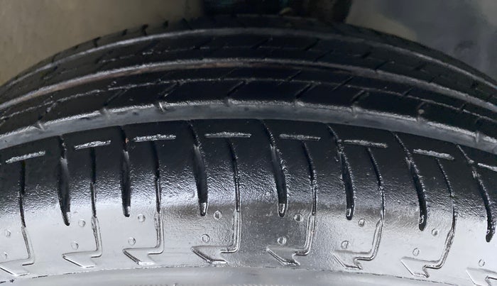2018 Maruti IGNIS SIGMA 1.2 K12, Petrol, Manual, 5,991 km, Right Front Tyre Tread