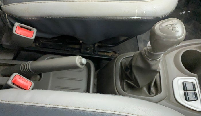2016 Datsun Redi Go T, Petrol, Manual, 50,614 km, Gear Lever