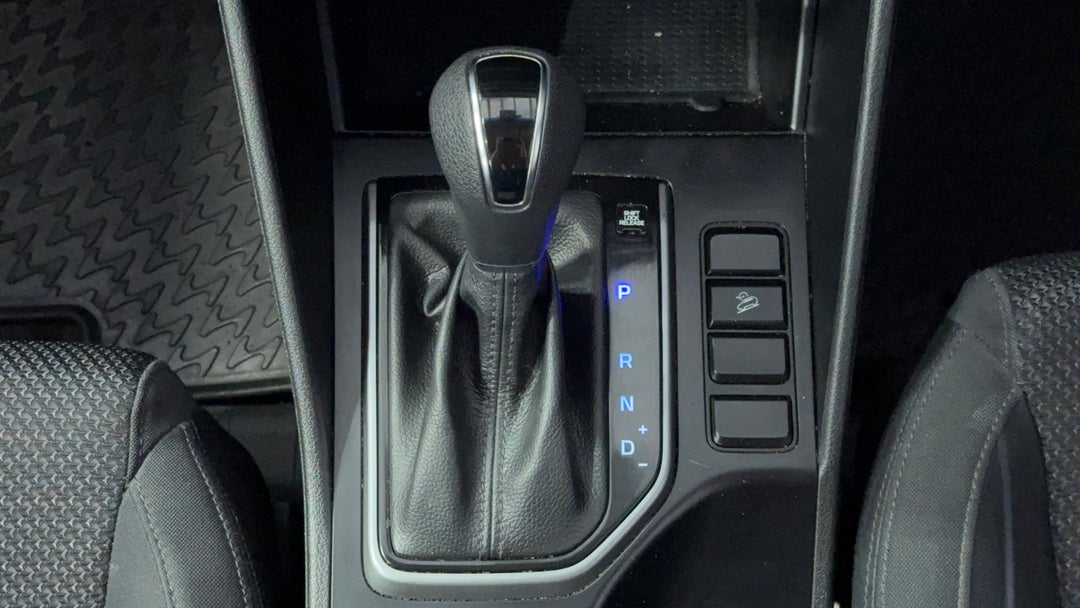 2016 Hyundai Tucson Active (fwd), Automatic, 130154 km, Gear Lever 