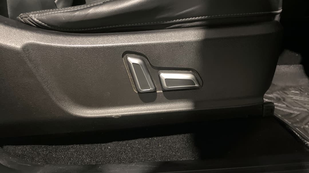 2021 GWM Ute Cannon-l (4x4), Automatic, 123751 km, Drivers Side Adjustment Panel