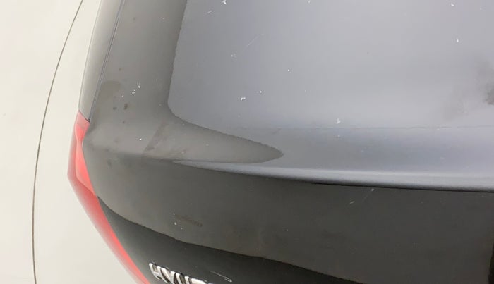 2010 Hyundai Verna TRANSFORM 1.6 SX VTVT, Petrol, Manual, 68,953 km, Dicky (Boot door) - Minor scratches