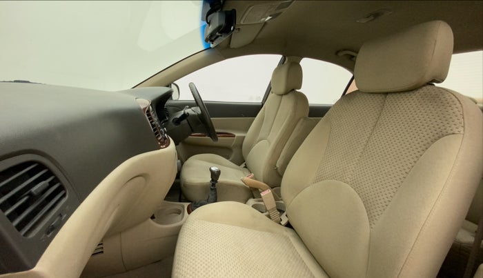 2010 Hyundai Verna TRANSFORM 1.6 SX VTVT, Petrol, Manual, 68,953 km, Right Side Front Door Cabin