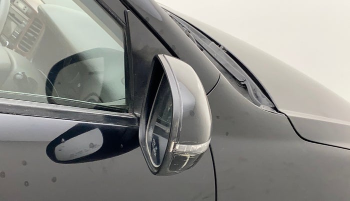 2010 Hyundai Verna TRANSFORM 1.6 SX VTVT, Petrol, Manual, 68,953 km, Right rear-view mirror - Minor scratches