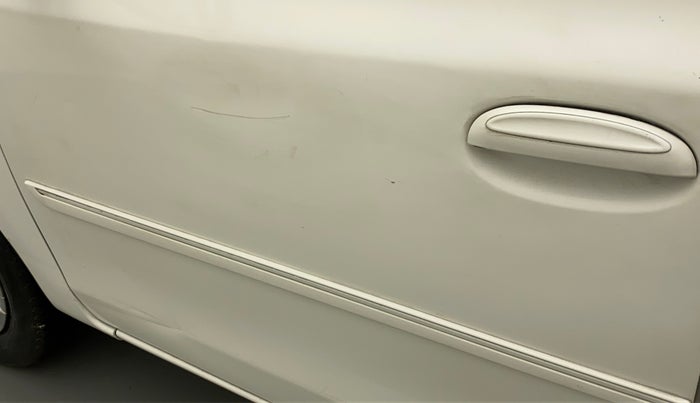 2013 Toyota Etios G, Petrol, Manual, 81,850 km, Front passenger door - Paint has faded