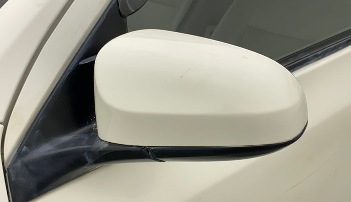 2013 Toyota Etios G, Petrol, Manual, 81,850 km, Left rear-view mirror - Mirror movement not proper