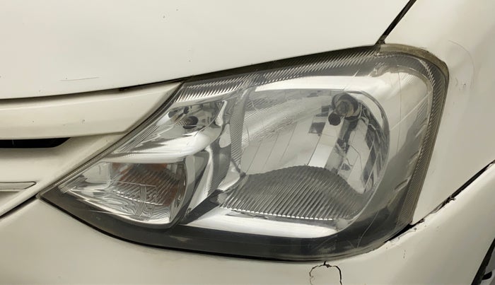 2013 Toyota Etios G, Petrol, Manual, 81,850 km, Left headlight - Faded