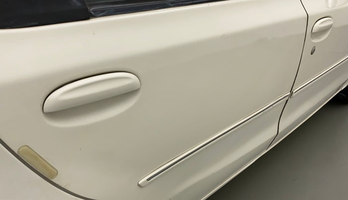 2013 Toyota Etios G, Petrol, Manual, 81,850 km, Right rear door - Paint has faded