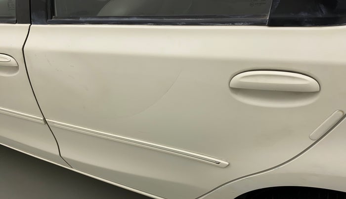 2013 Toyota Etios G, Petrol, Manual, 81,850 km, Rear left door - Paint has faded