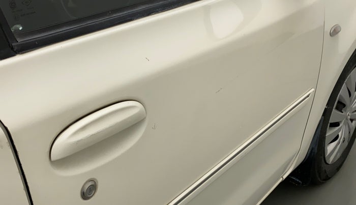 2013 Toyota Etios G, Petrol, Manual, 81,850 km, Driver-side door - Minor scratches