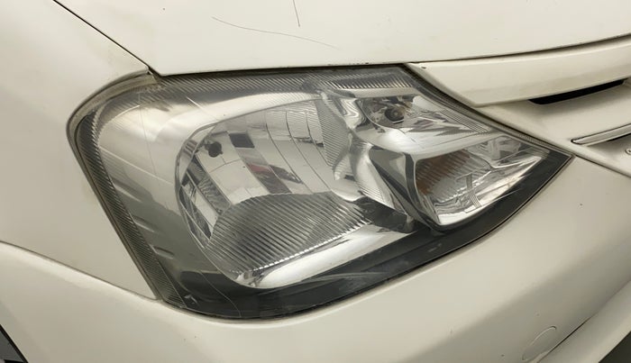 2013 Toyota Etios G, Petrol, Manual, 81,850 km, Right headlight - Minor scratches