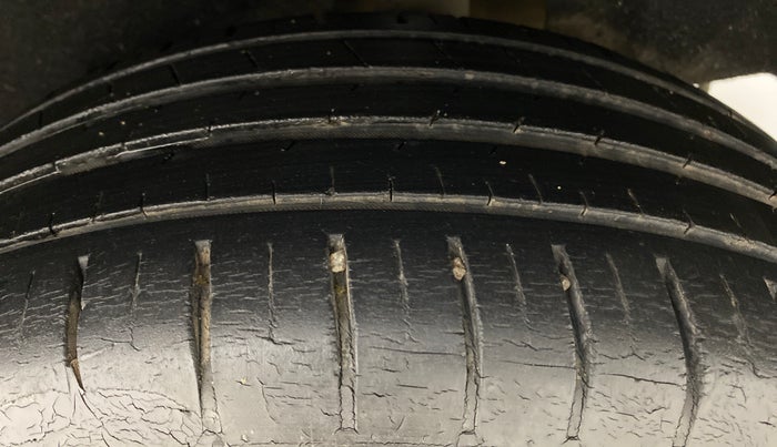 2017 Maruti Baleno ALPHA CVT PETROL 1.2, Petrol, Automatic, 41,793 km, Left Rear Tyre Tread