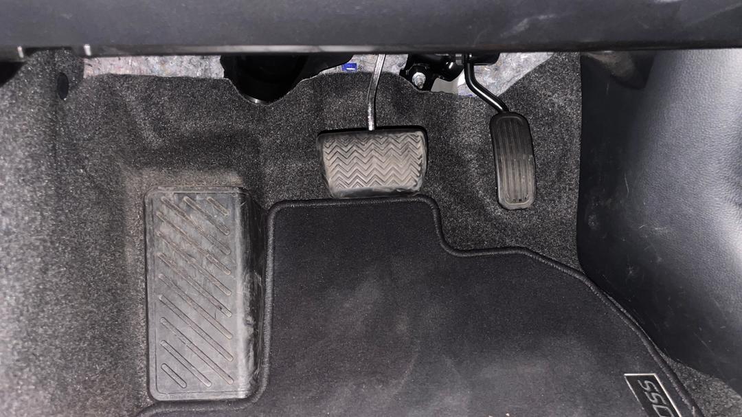 2023 Toyota Yaris Cross Gx Hybrid, Automatic, 53727 km, Pedals and Footmat