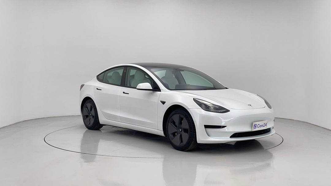 2021 Tesla Model 3 Standard Range Plus RWD, Automatic, 35875 km, Right Front Diagonal (45- Degree) View