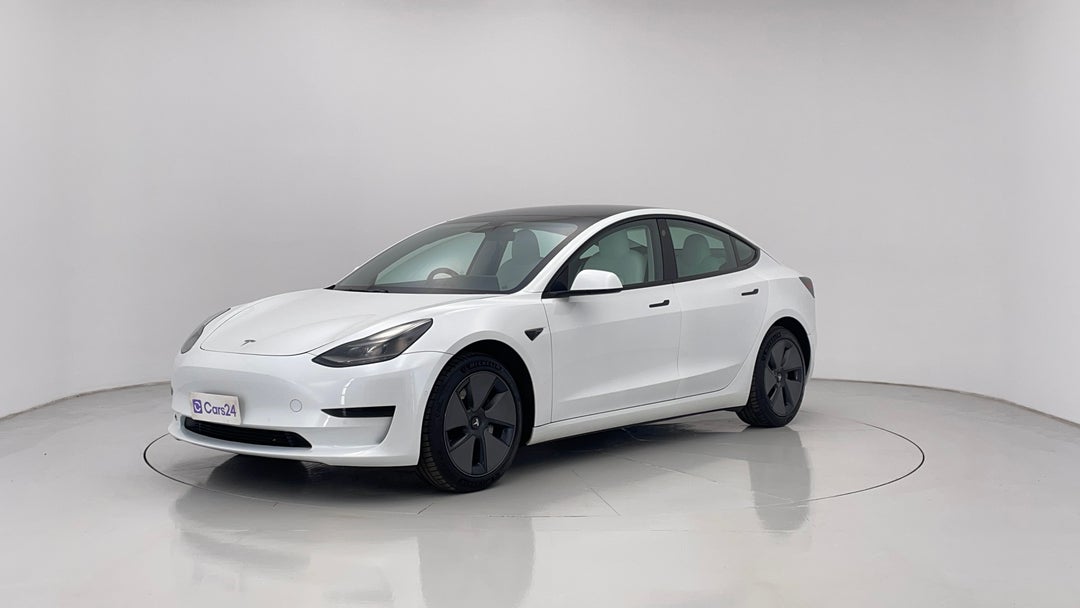 2021 Tesla Model 3 Standard Range Plus RWD, Automatic, 35875 km, Left Front Diagonal (45- Degree) View