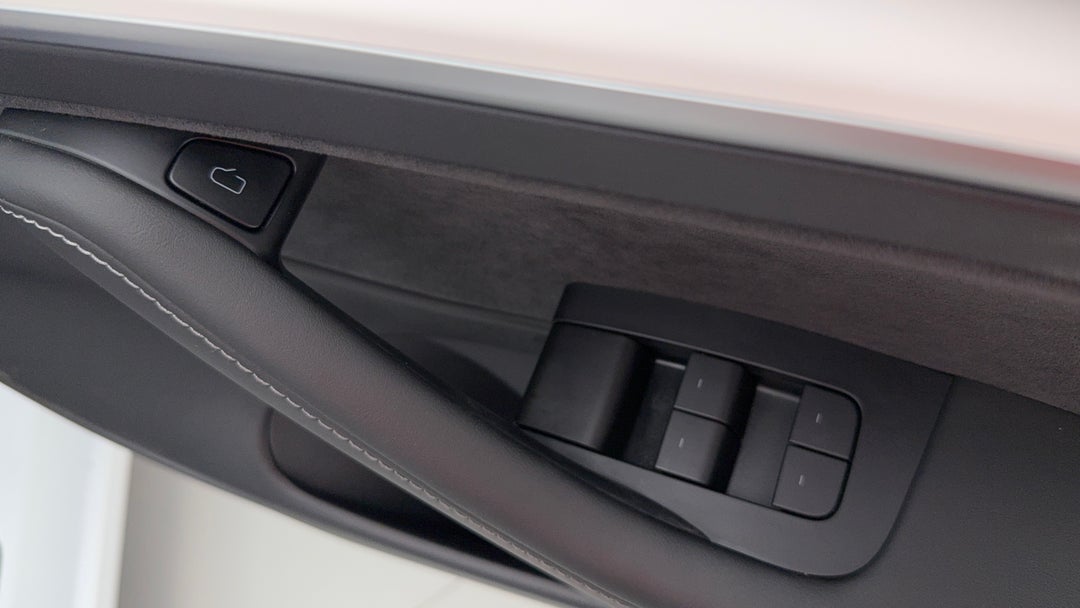 2021 Tesla Model 3 Standard Range Plus RWD, Automatic, 35875 km, Drivers Side Door Panel Controls