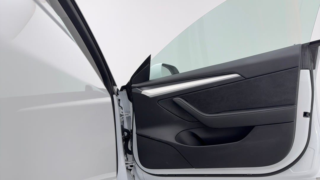 2021 Tesla Model 3 Standard Range Plus RWD, Automatic, 35875 km, Speaker View