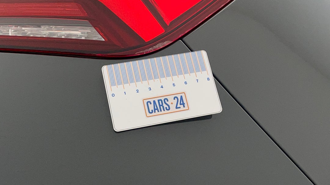 Lights Tail lights RHS Chip