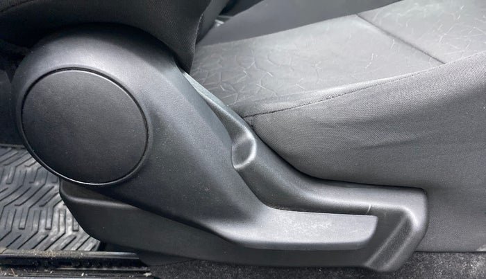 2017 Maruti IGNIS ZETA 1.2 AMT, Petrol, Automatic, 42,430 km, Driver Side Adjustment Panel