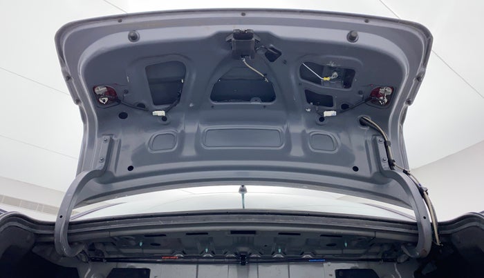 2017 Hyundai Xcent E PLUS, Petrol, Manual, 57,654 km, Boot Door Open