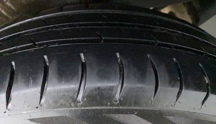 2017 Maruti Wagon R 1.0 LXI CNG, CNG, Manual, 68,574 km, Left Rear Tyre Tread