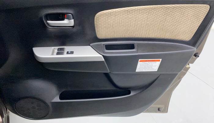 2017 Maruti Wagon R 1.0 LXI CNG, CNG, Manual, 68,574 km, Driver Side Door Panels Control