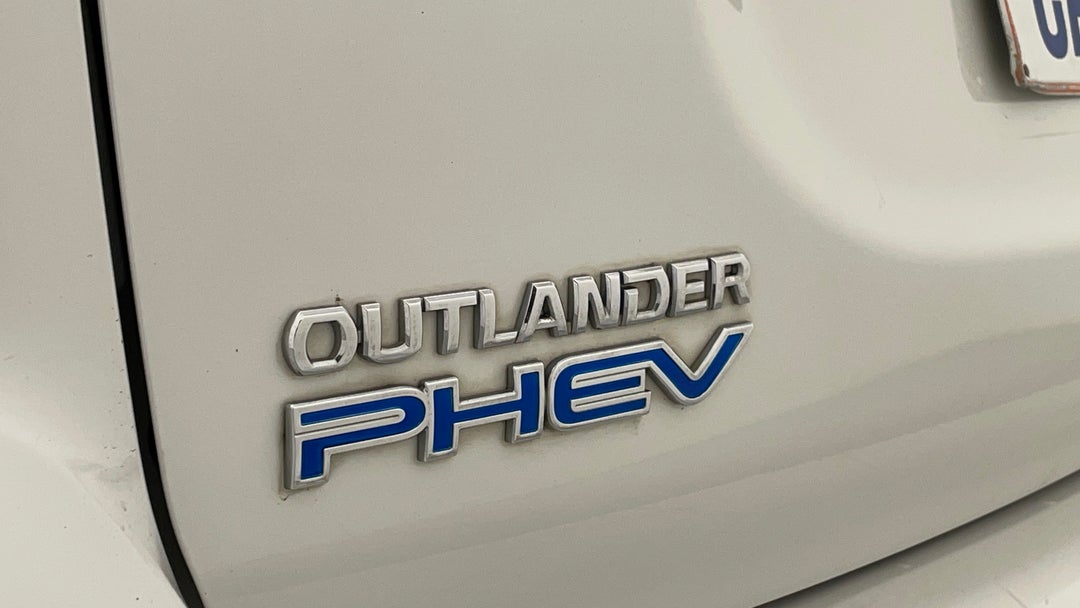 2017 Mitsubishi Outlander Ls Phev, Automatic, 140798 km, Badge (Boot Left Side)